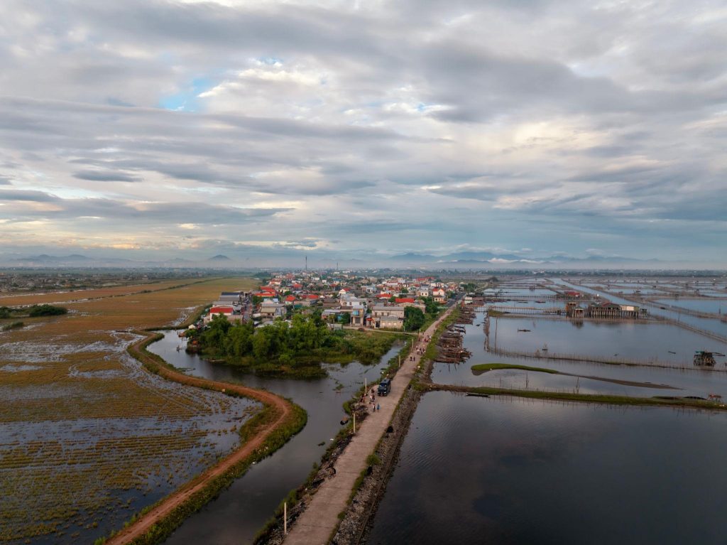 Duong-ven-pha-Tam-Giang-vao-Dan-Dien