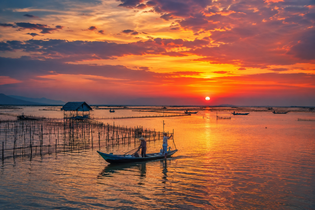 Pha-Tam-Giang-Hue-luc-hoang-hon